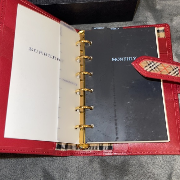 Burberry preloved leather pocket notebook excellent condition comes with box - Picture 5 of 16